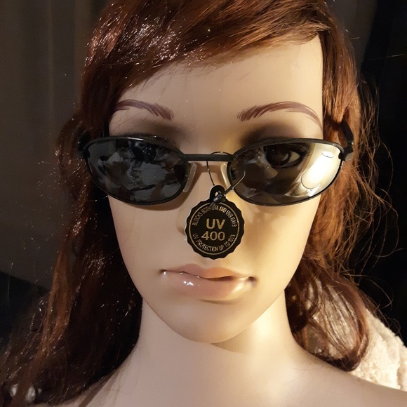 Black Metal Frame Sunglasses - Picture 2 of 4
